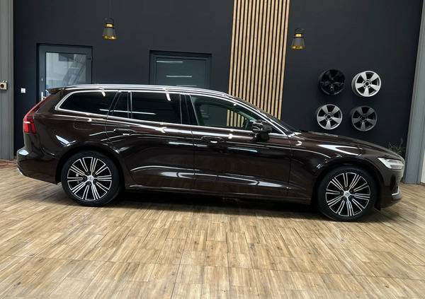 Volvo V60 cena 94900 przebieg: 149000, rok produkcji 2018 z Nowy Dwór Mazowiecki małe 667